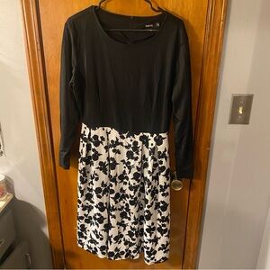 Women's Long Sleeve Black and White Floral Dress